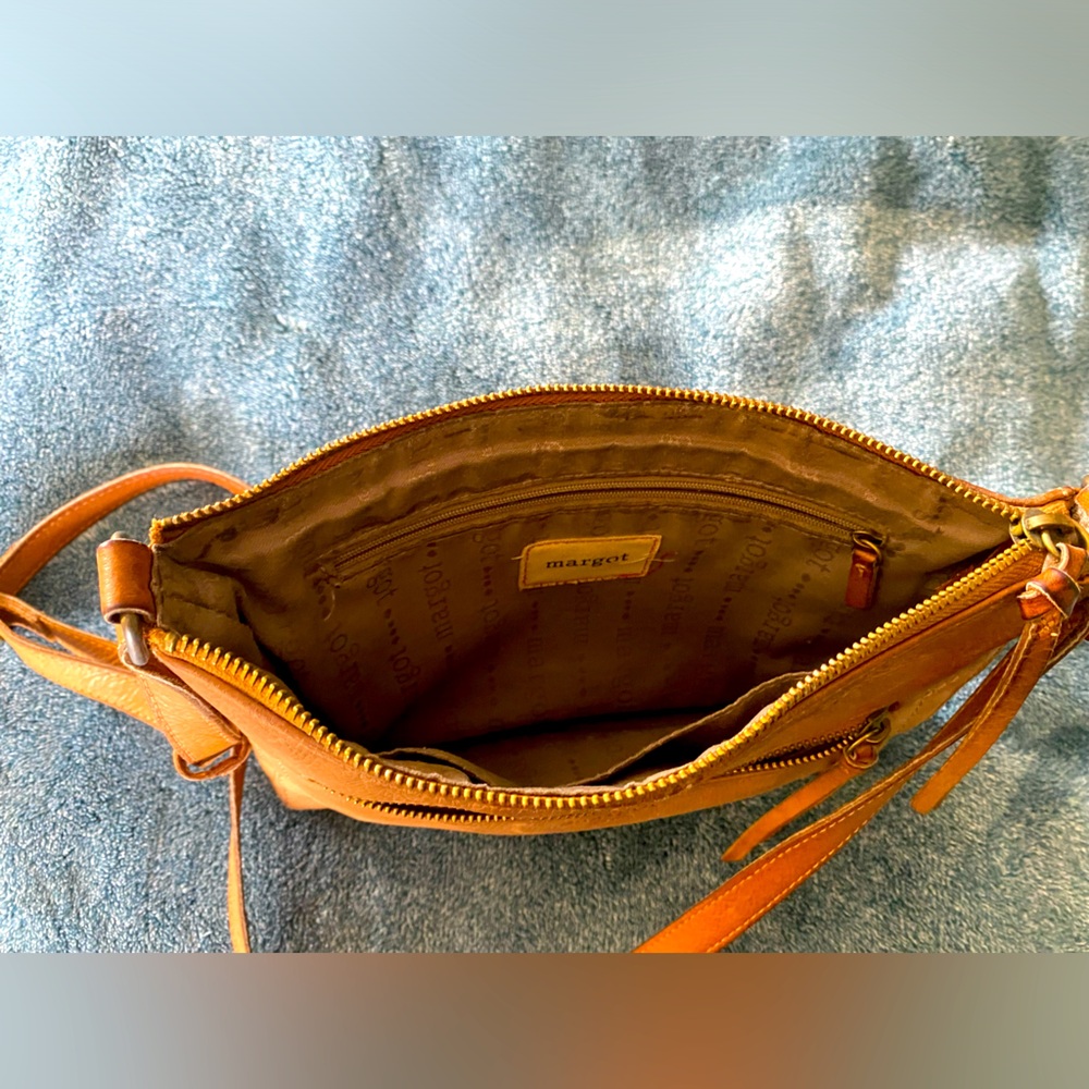 Margot New York, genuine Tan Leather Crossbody Bag - Picture 3 of 6